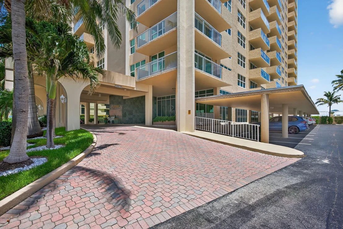 Photo of Unit 607 at 5440 N Ocean Drive