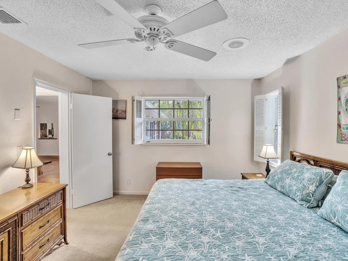 Photo of 3204 Lakeview Drive