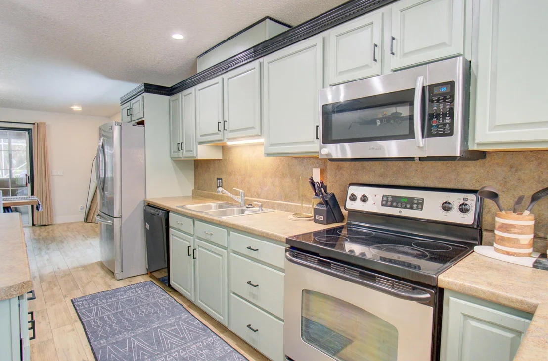Photo of 4090 Mandarin Boulevard