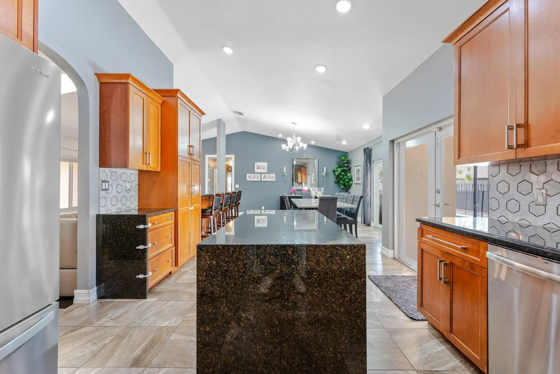 Photo of 15541 S Roundtable Road