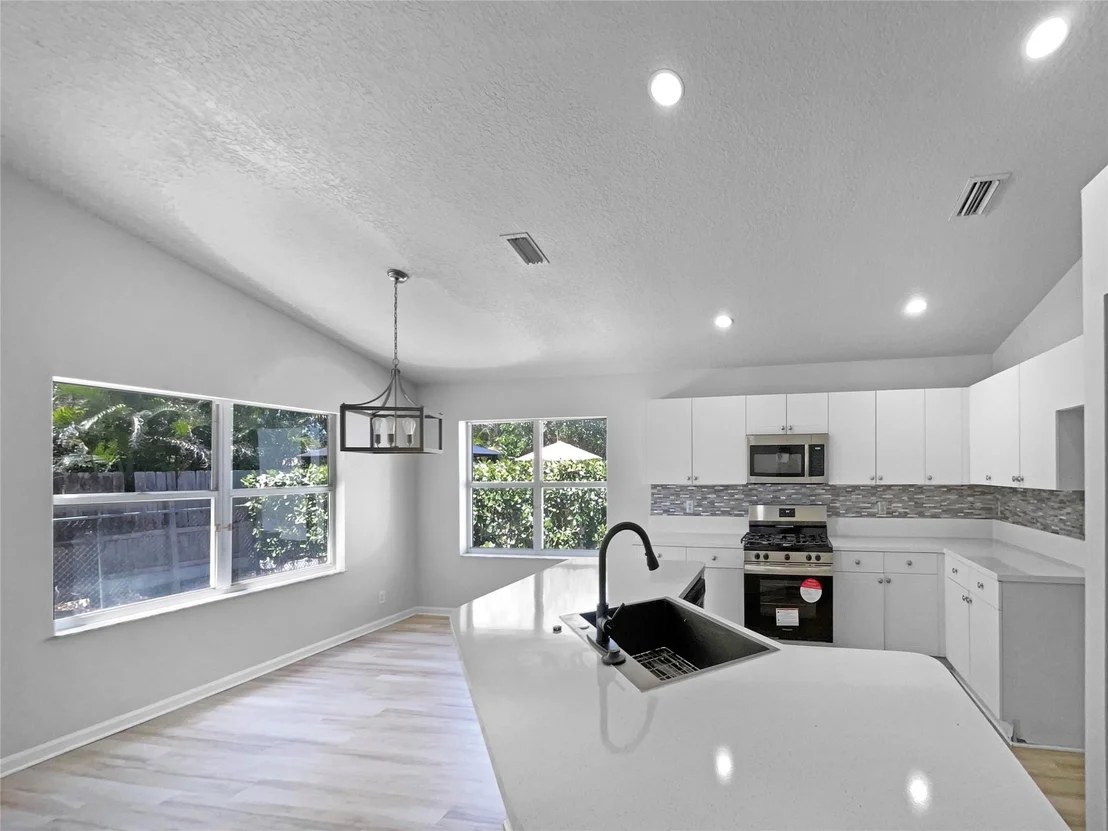 Photo of 1066 Salmon Isle