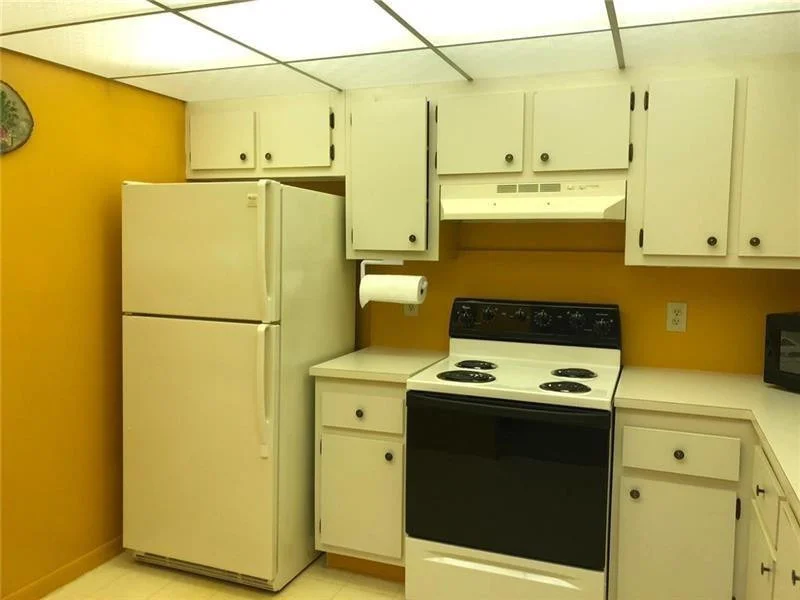 Photo of Unit F2 at 1901 Bermuda Circle