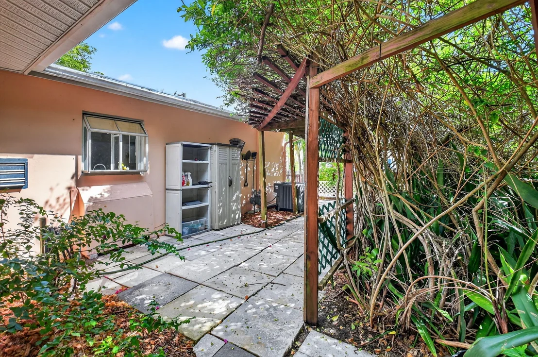 Photo of 702 Sunset Drive