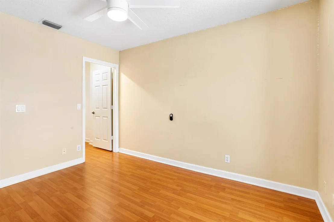 Photo of 6467 Foster Street