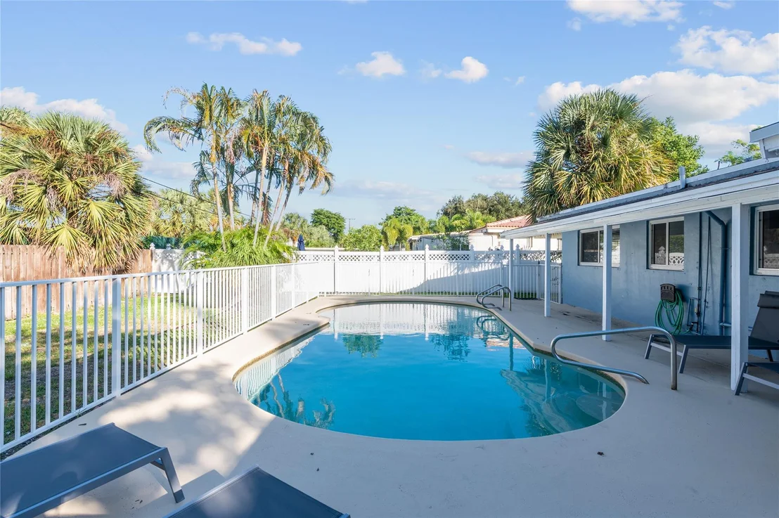 Photo of 2233 SE 13th