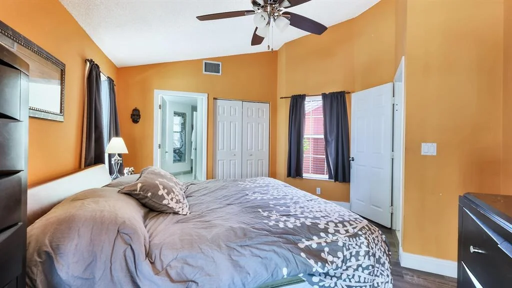 Photo of 35 Valencia Drive
