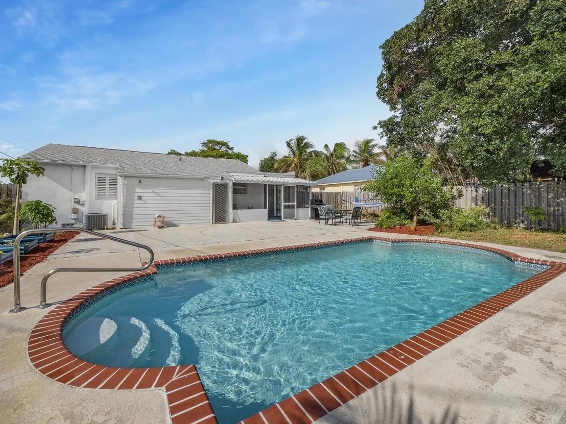 Photo of 337 Orange Way