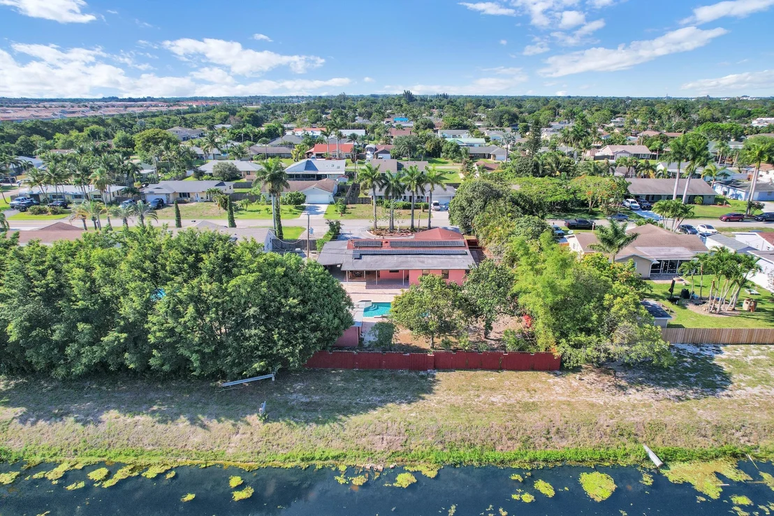 Photo of 121 W Arch Drive