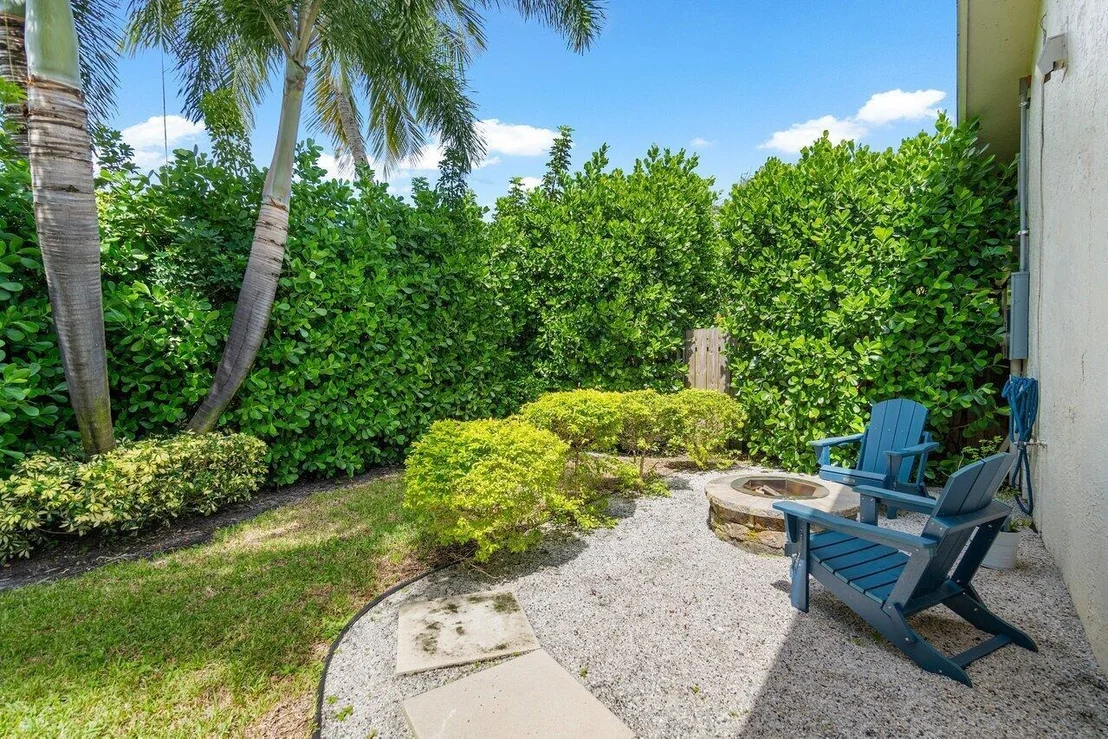 Photo of 415 Enfield Road