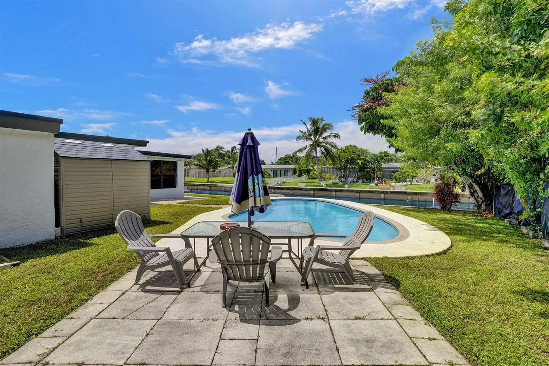 Photo of 1709 E River Drive