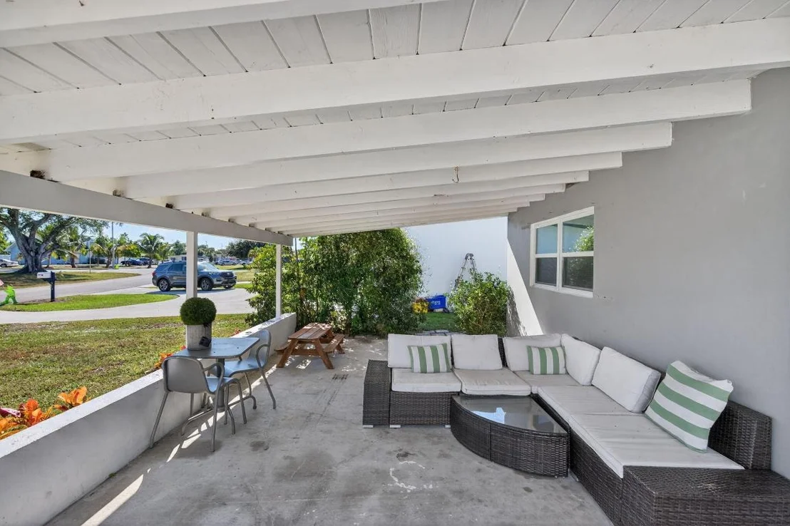 Photo of 511 Iris Avenue