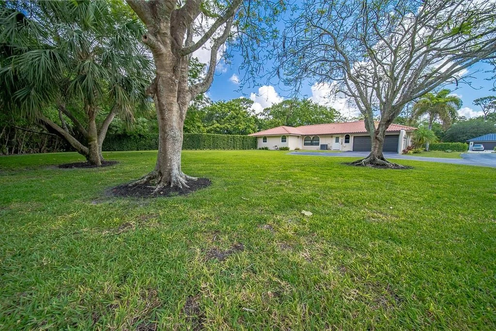 Photo of 12483 Pineacre Lane