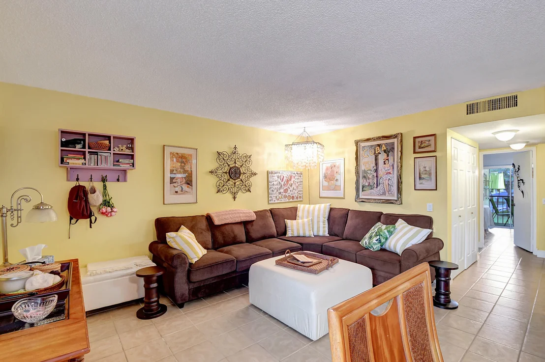 Photo of Unit 512 at 512 Meadows Circle