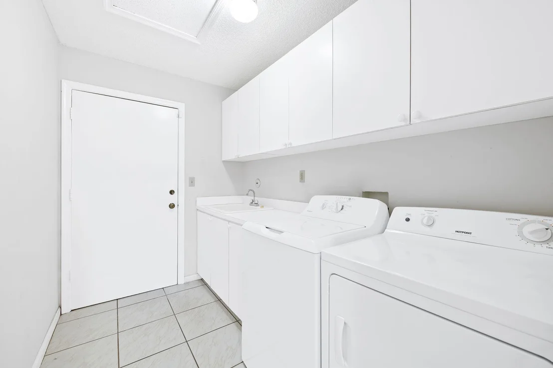 Photo of 6053 Petaluma Drive