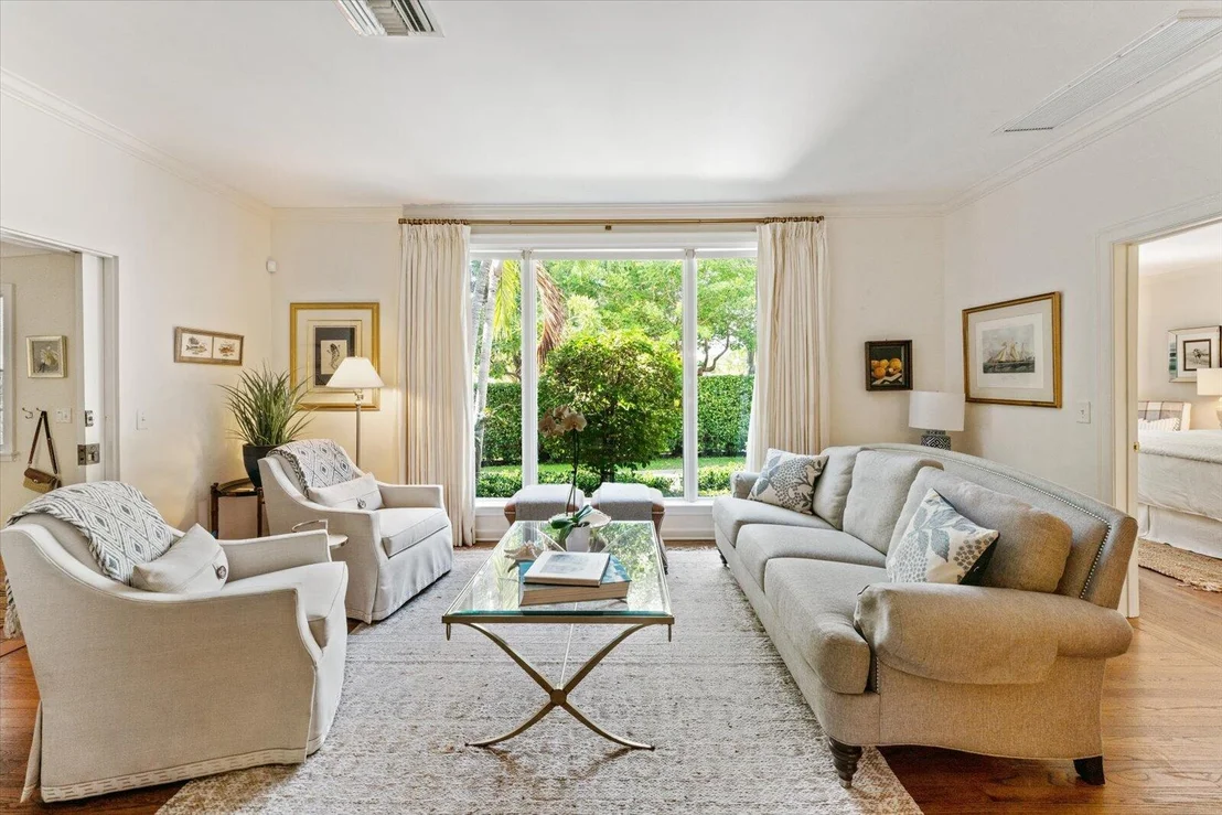 Photo of 733 Sunset Road