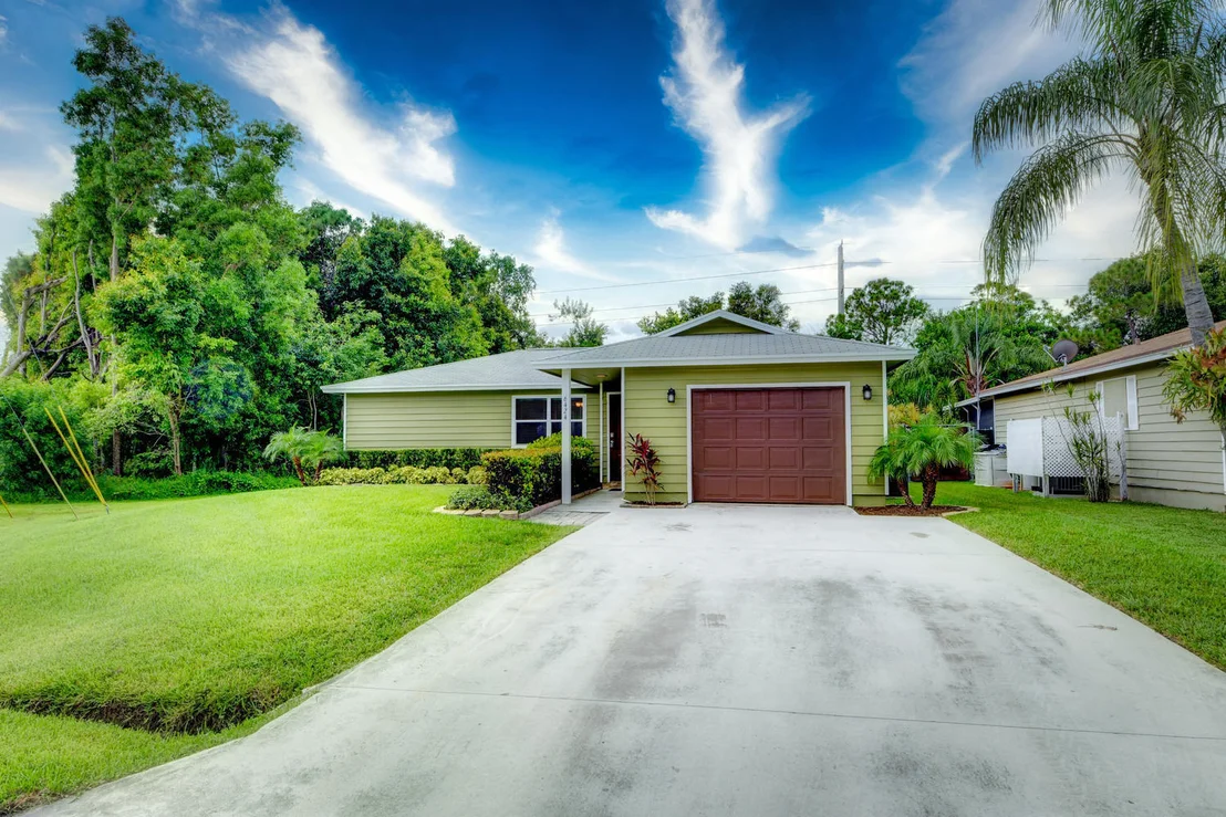 Photo of 6424 SE Thomas Drive