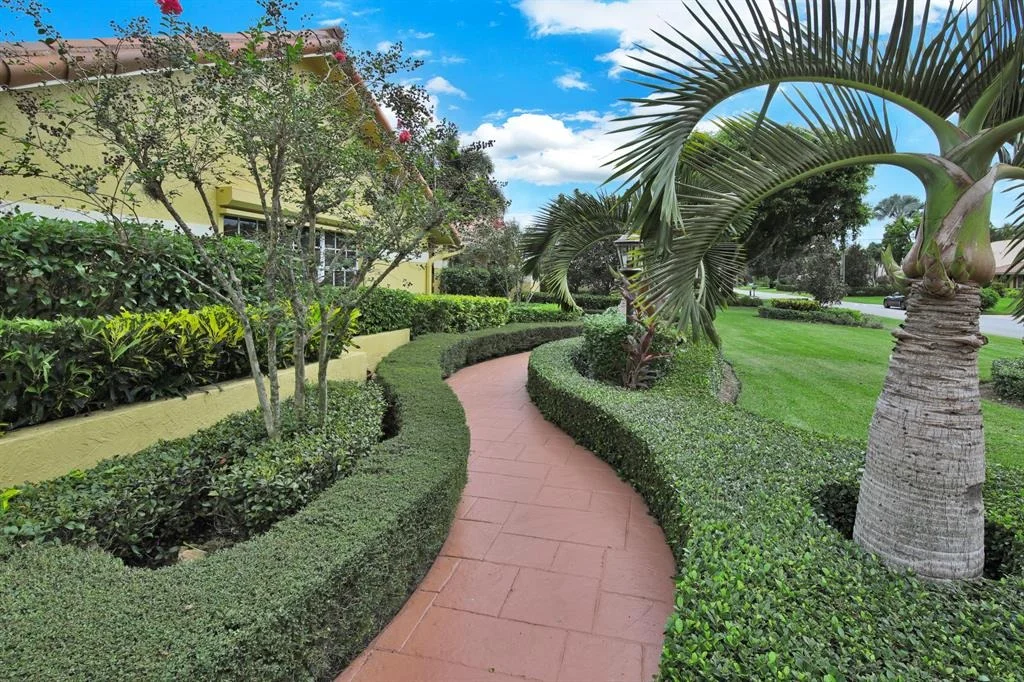 Photo of 4443 Pine Tree Drive