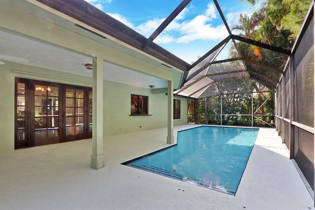 Photo of 18618 Lake Bend Drive