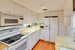 Photo of Unit 4C at 330 Cocoanut Row