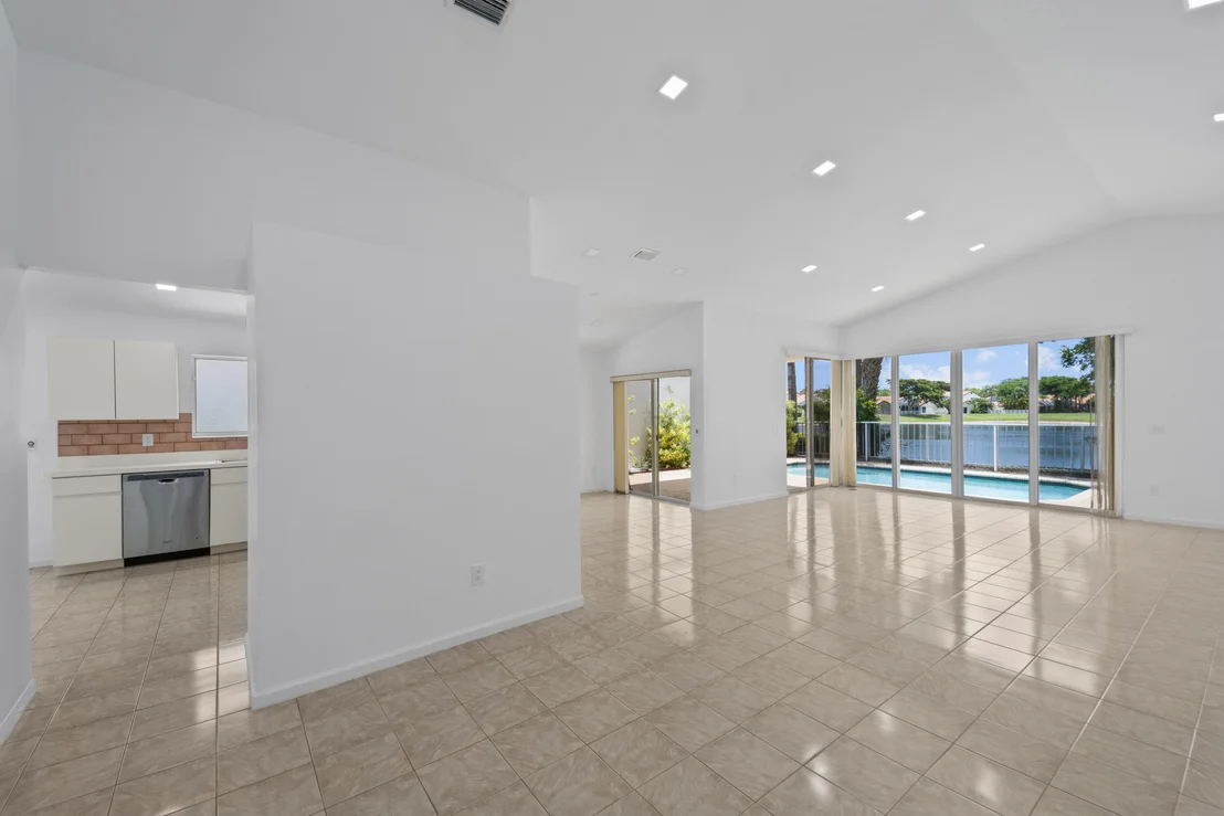 Photo of 22586 Esplanada Drive