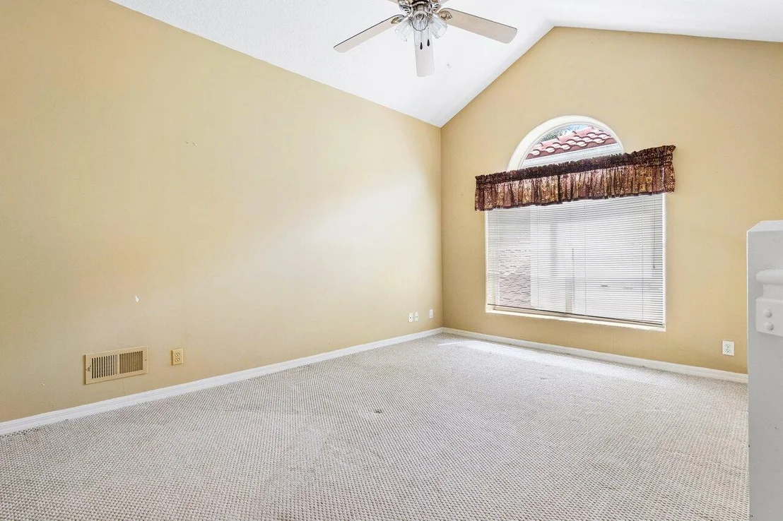 Photo of 542 Canoe Point