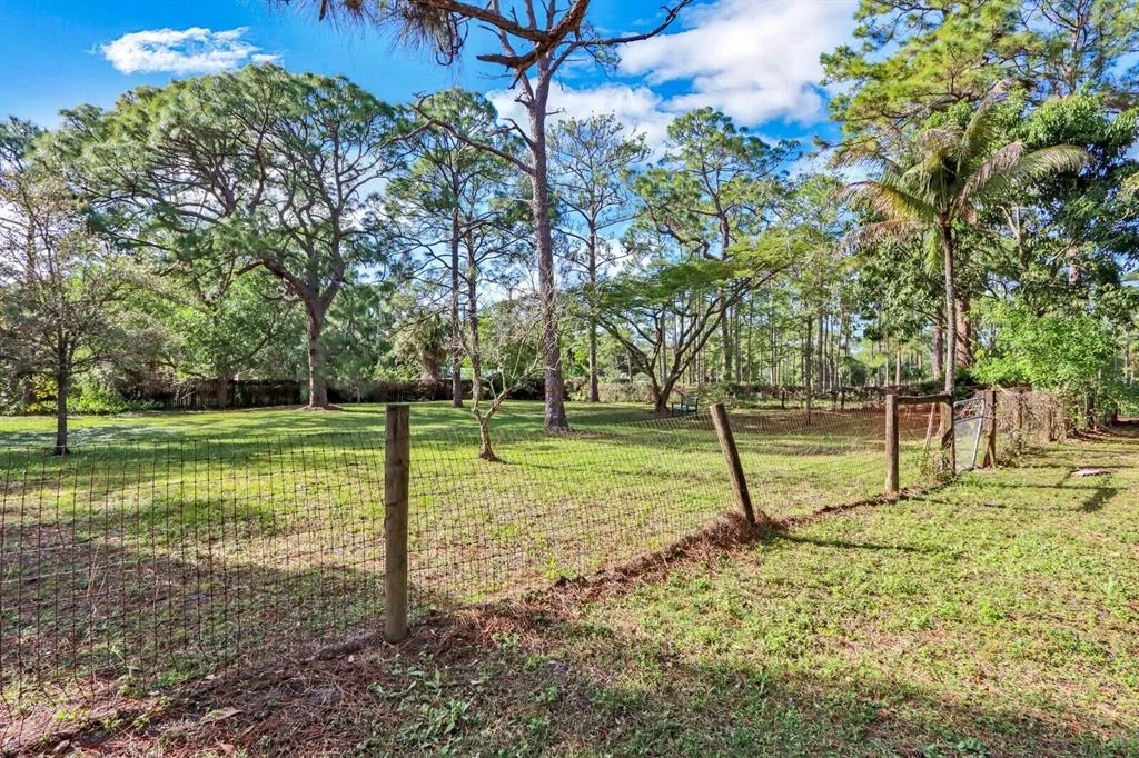 Photo of 11969 165th Road N
