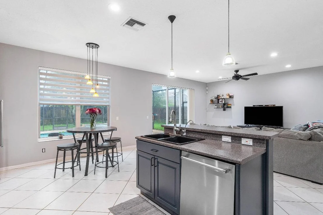 Photo of 7069 Middlebury Drive