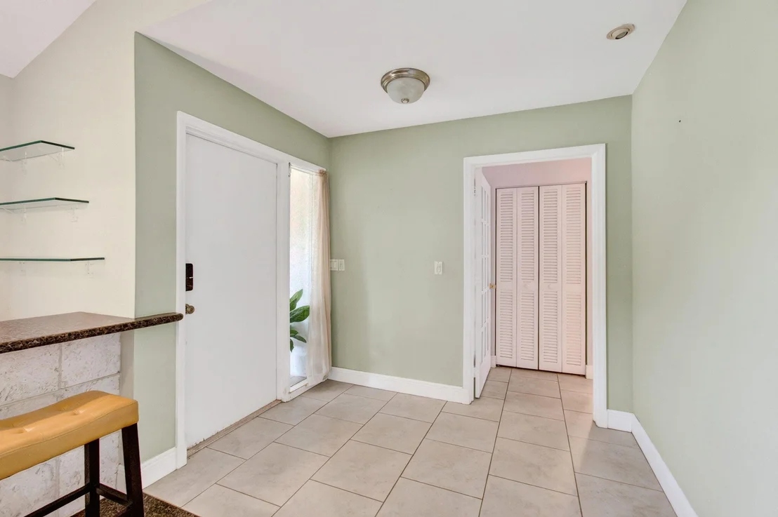 Photo of 586 NW 45TH Way