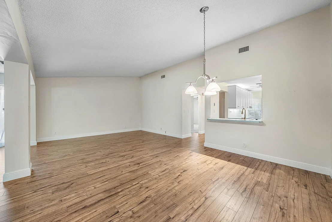Photo of 241 DEL RIO Boulevard