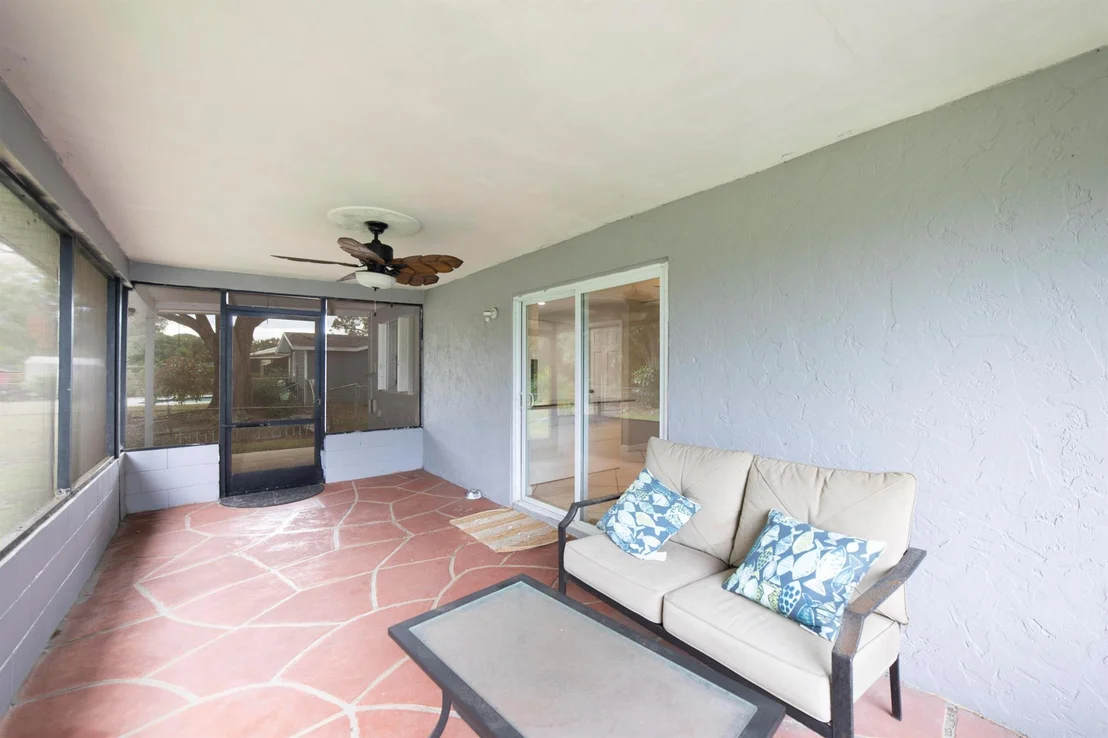 Photo of 6008 Palm Drive