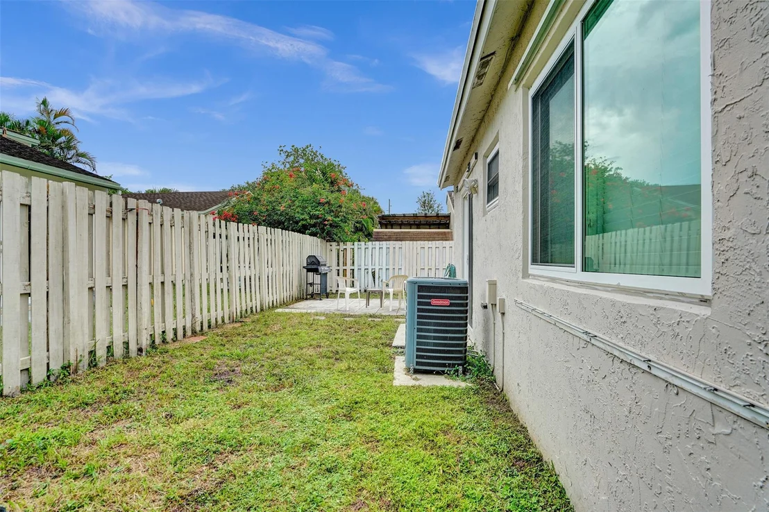 Photo of 781 W Beckley Square