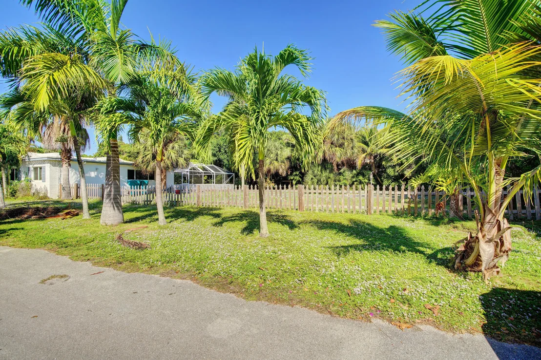 Photo of 631 Lakeside Harbour