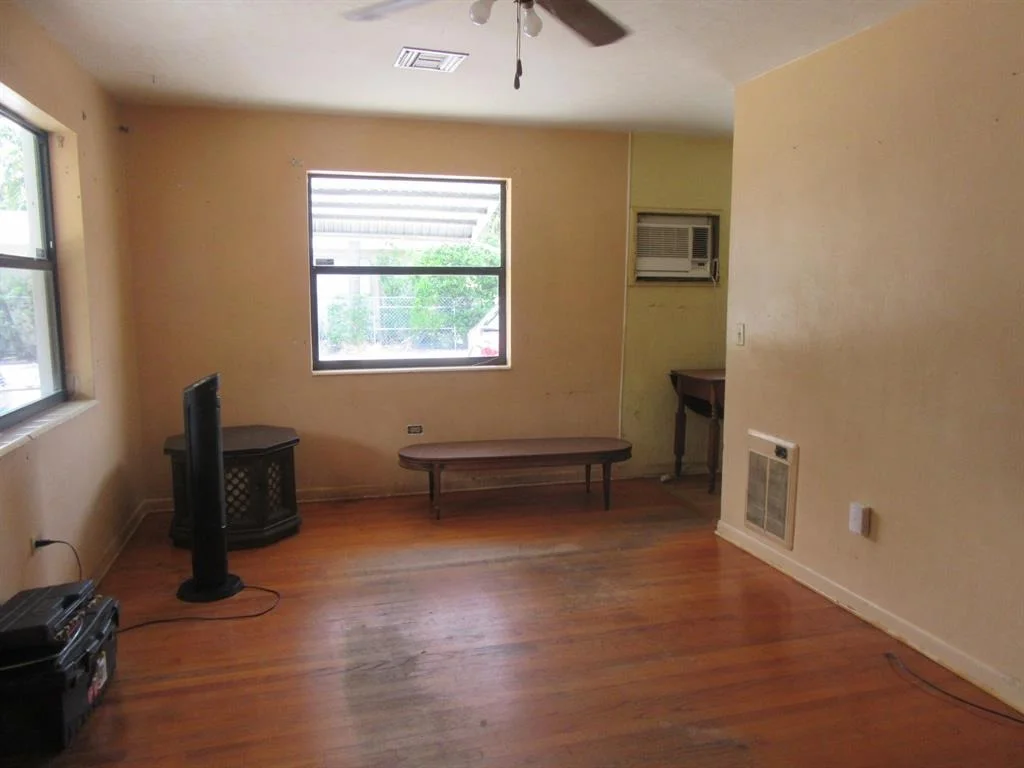 Photo of 332 N E Street