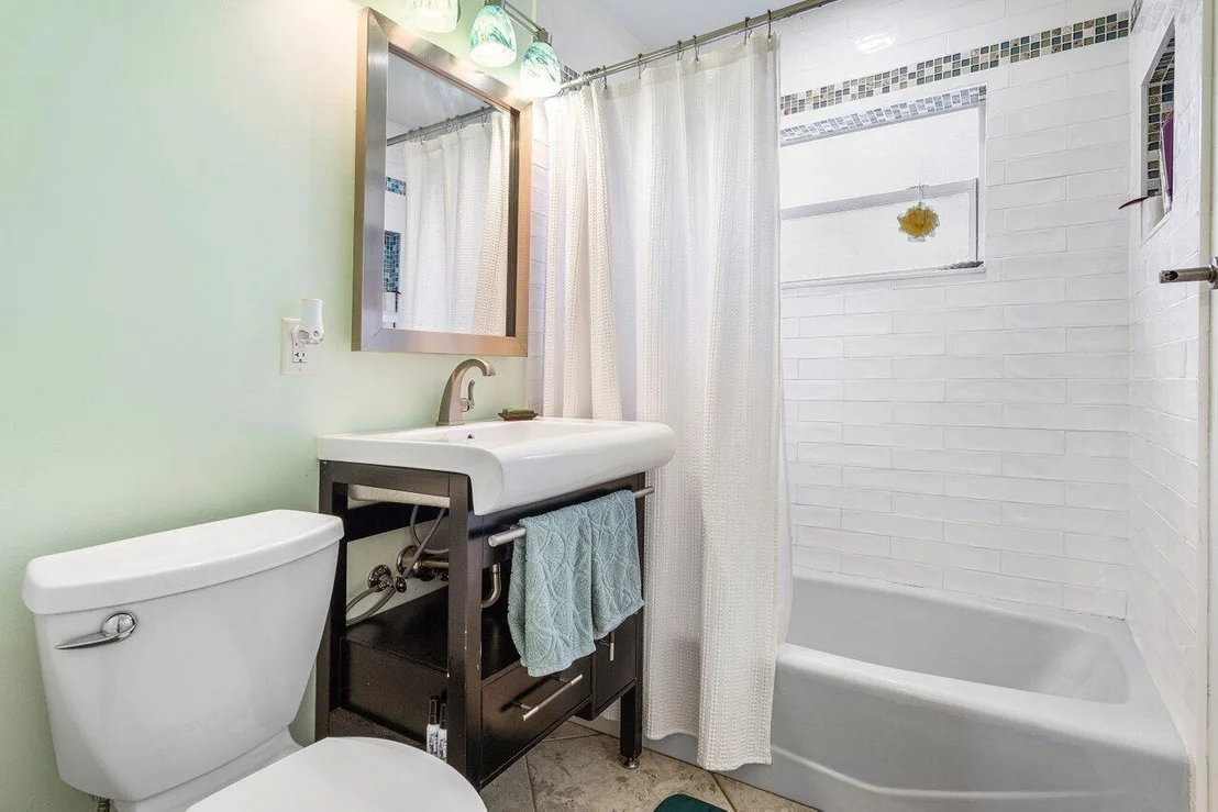 Photo of 403 W Whitney Drive
