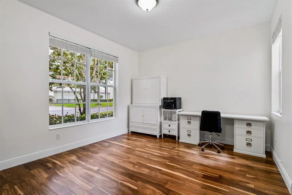 Photo of 4011 Community Drive