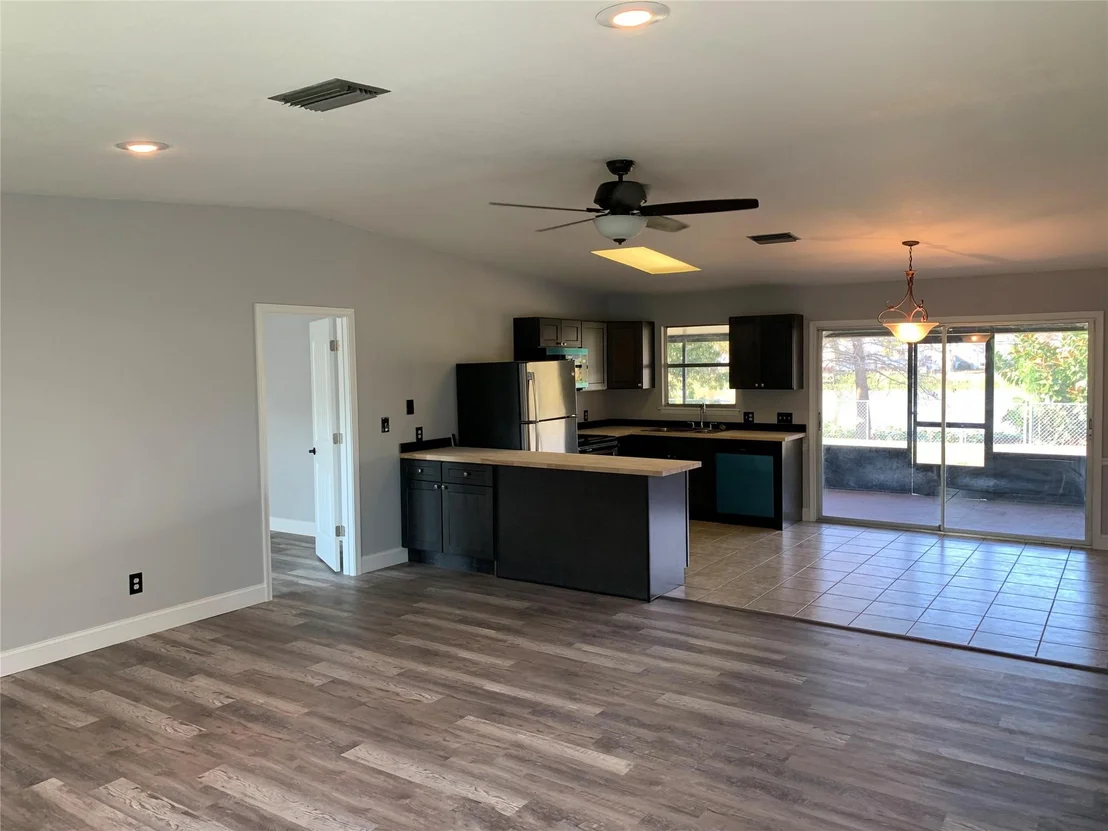 Photo of 2341 SE 27th Street
