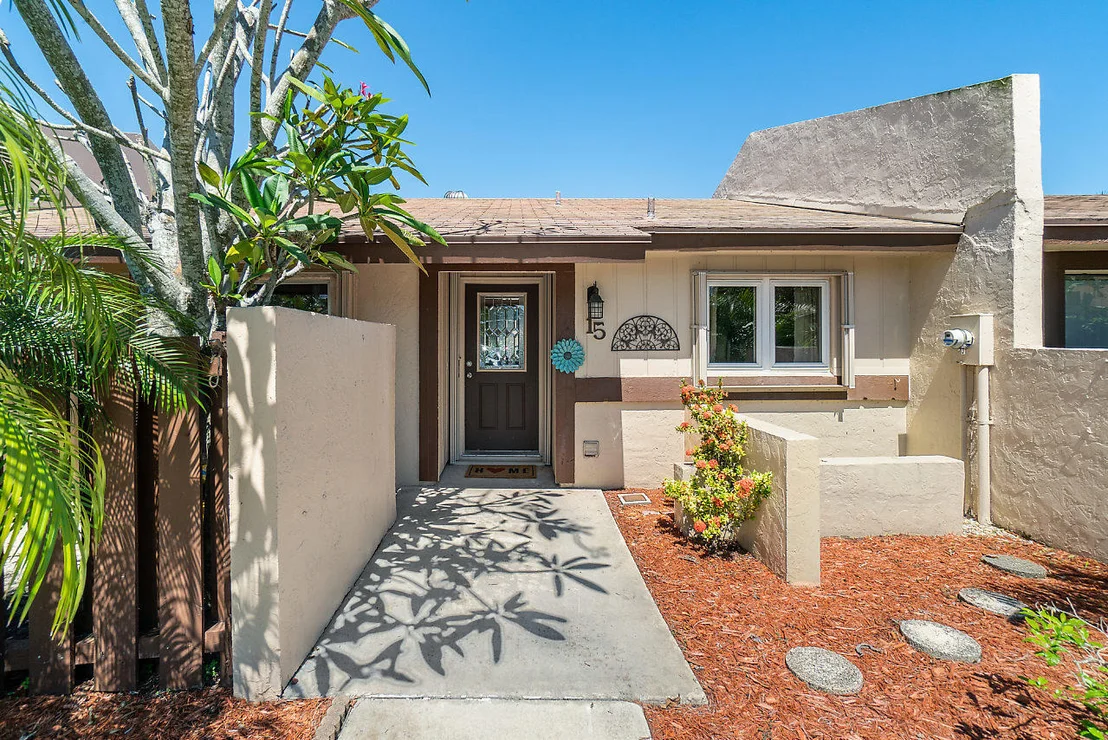 Photo of 15 Knightsbridge Lane