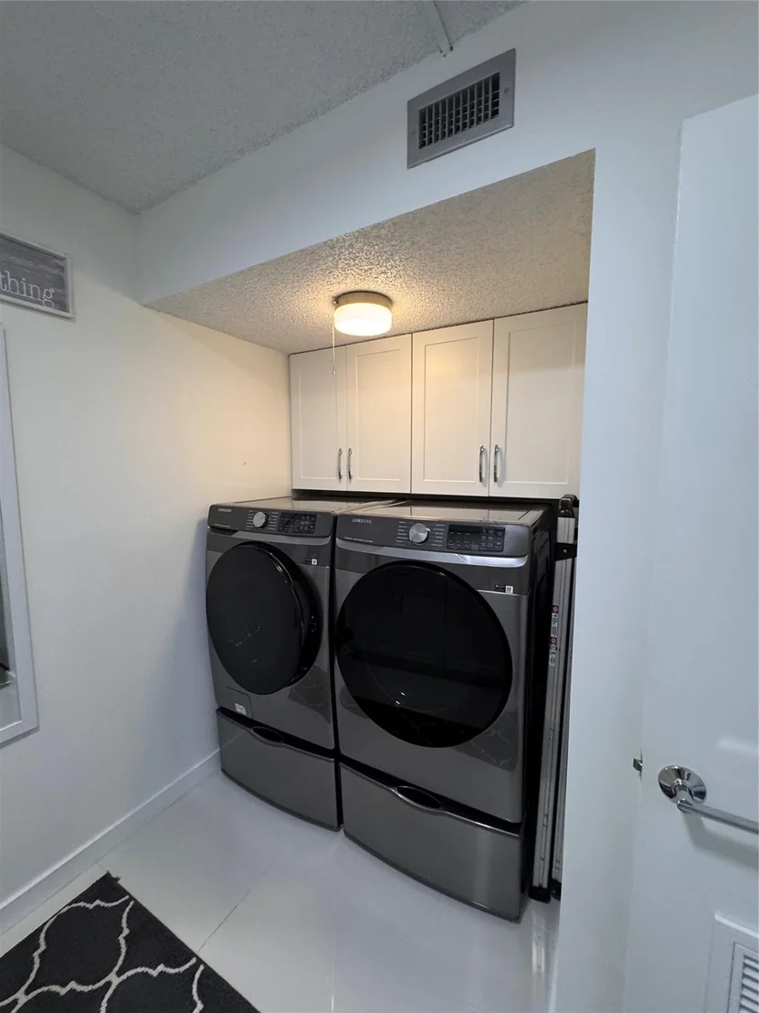 Photo of Unit 403 at 8010 Hampton Boulevard