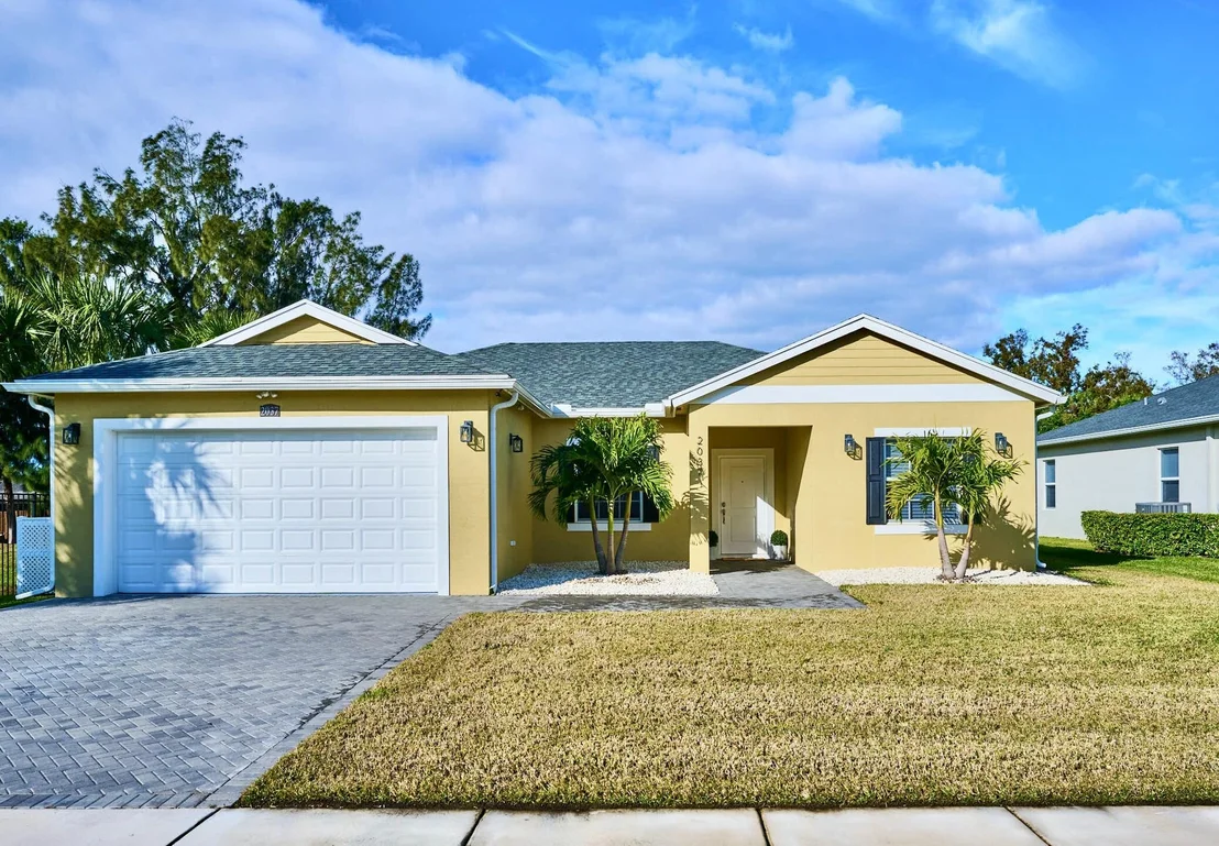 Photo of 2037 Bridgehampton Terrace