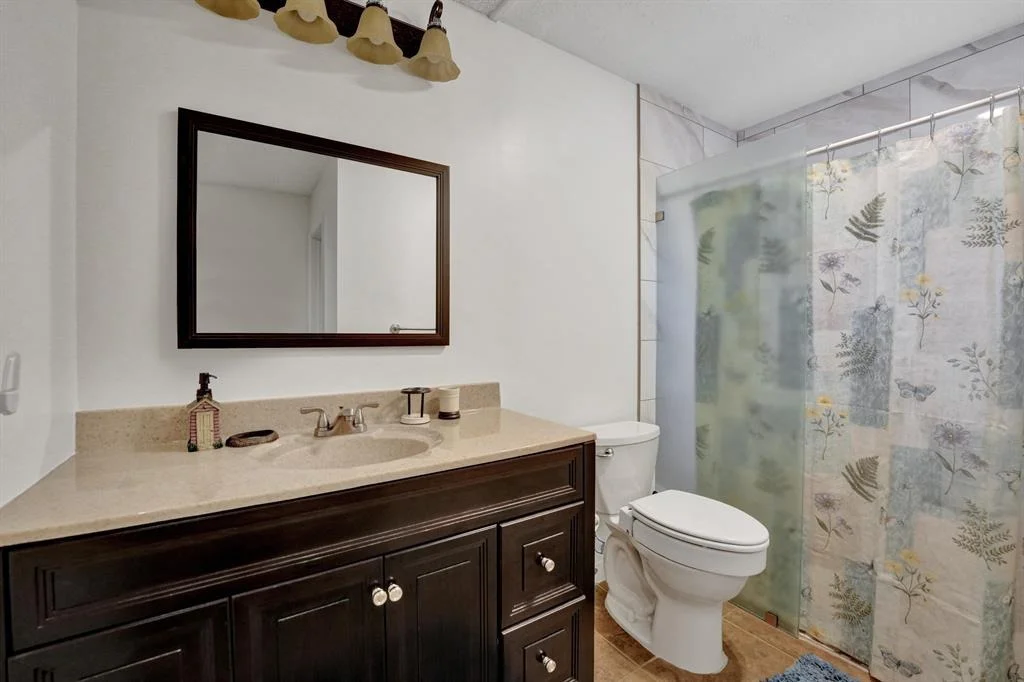 Photo of Unit B at 4761 Greentree Crescent