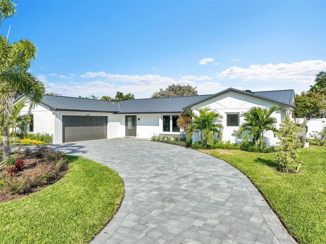 Photo of 1190 Dolphin Road