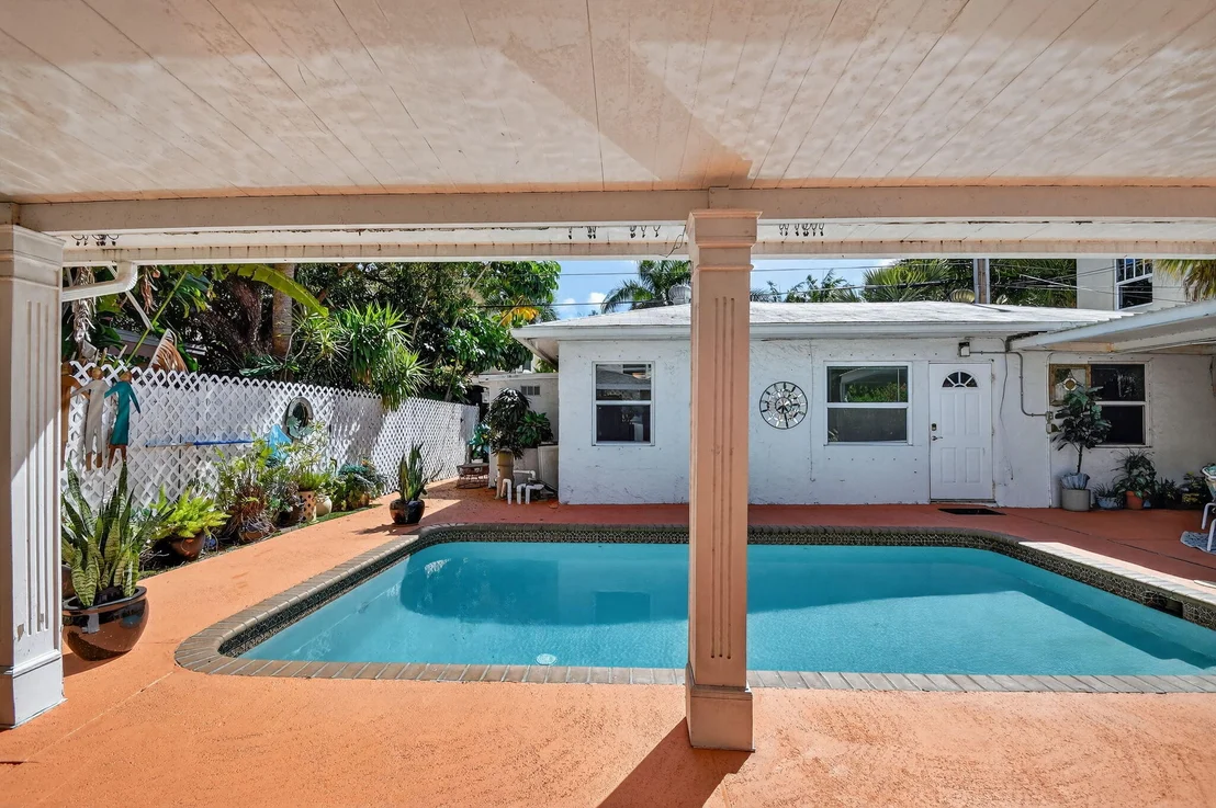 Photo of 328 Monroe Drive