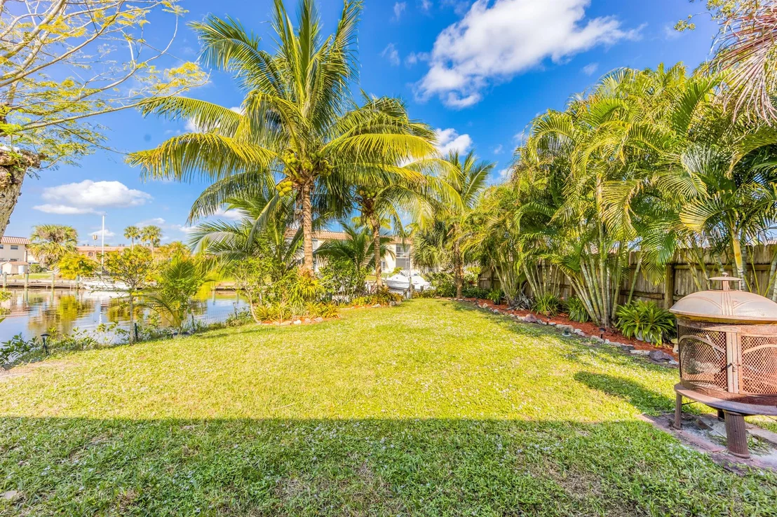 Photo of 2475 SW Hideaway Lane
