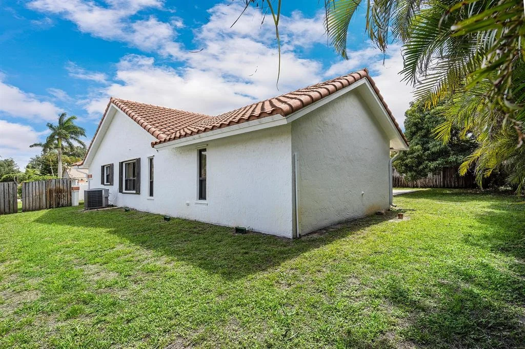 Photo of 9535 Sun Pointe Drive
