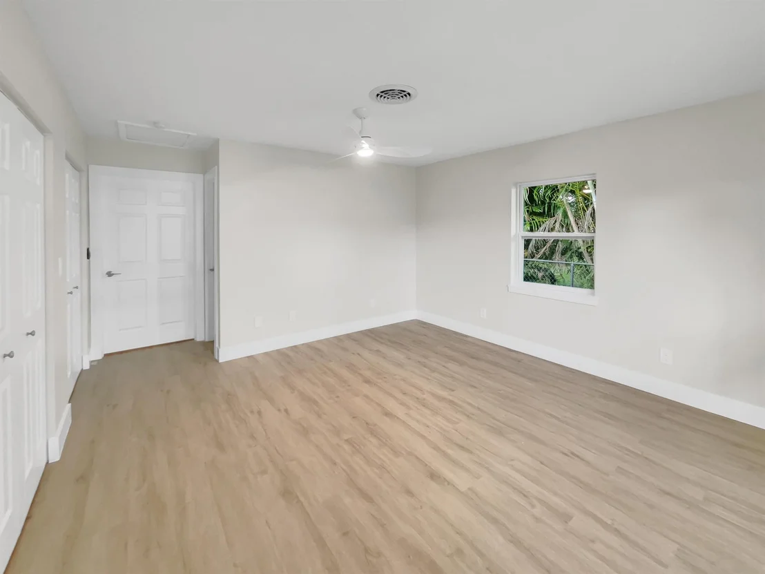 Photo of 1040 NW 16th Street