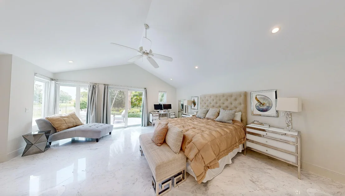Photo of 355 Oakview Drive