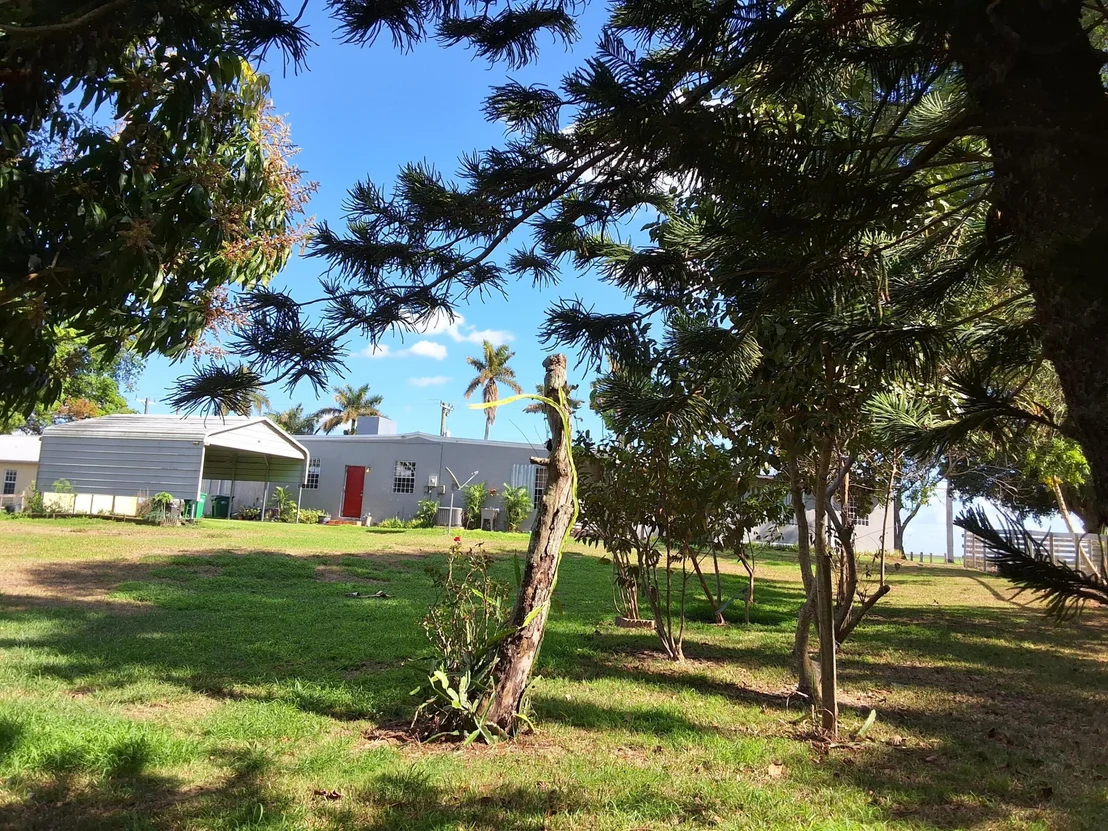 Photo of 1221 Bacom Point Road