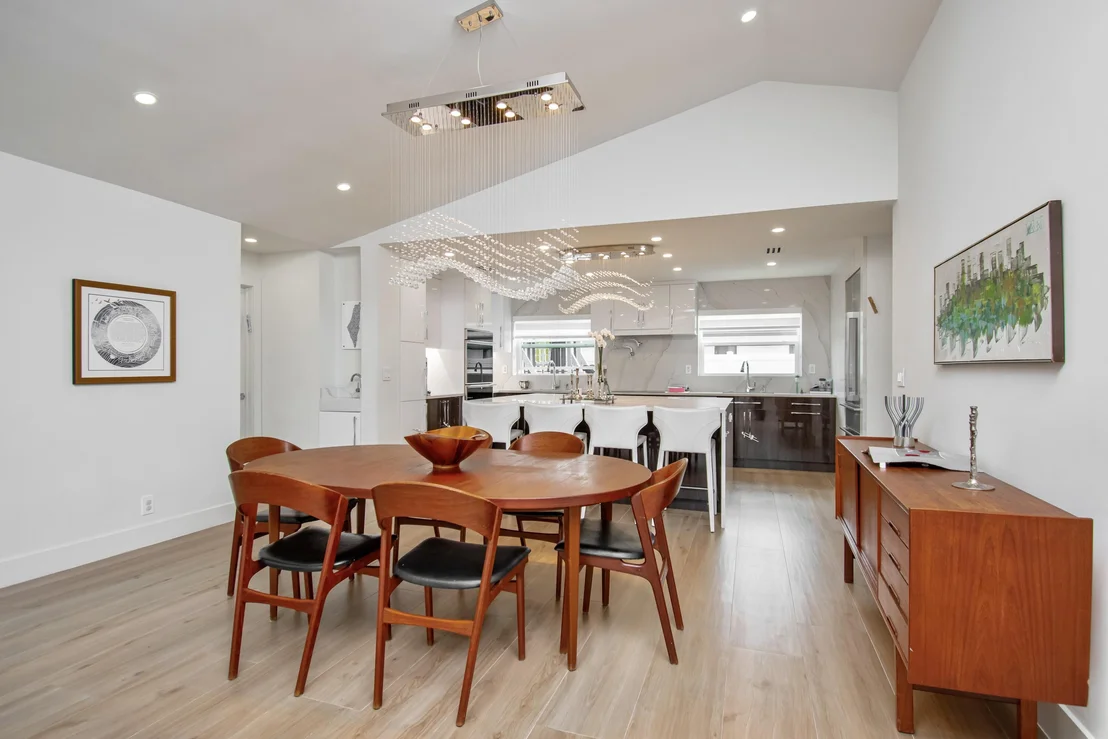 Photo of 7484 Malibu Crescent
