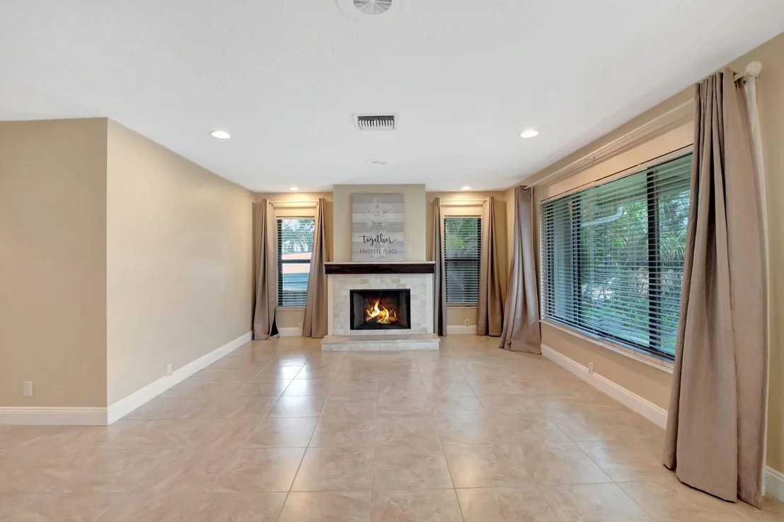Photo of 737 NW 3rd Avenue