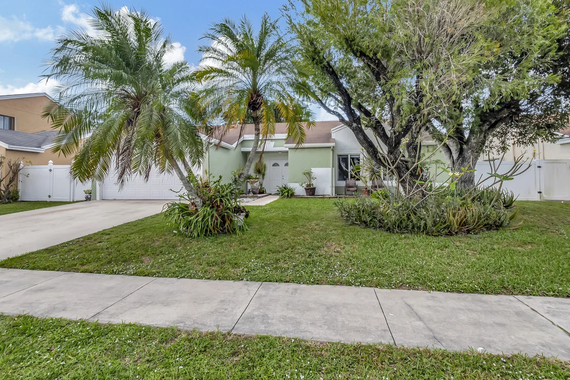 Photo of 9873 Robins Nest Road